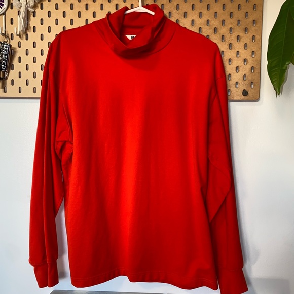 ♥️UNIQLO TURTLENECK♥️ - Picture 3 of 3